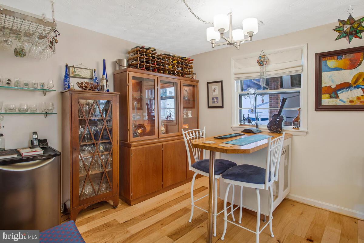 COLLEGE PARK WOODS - Residential