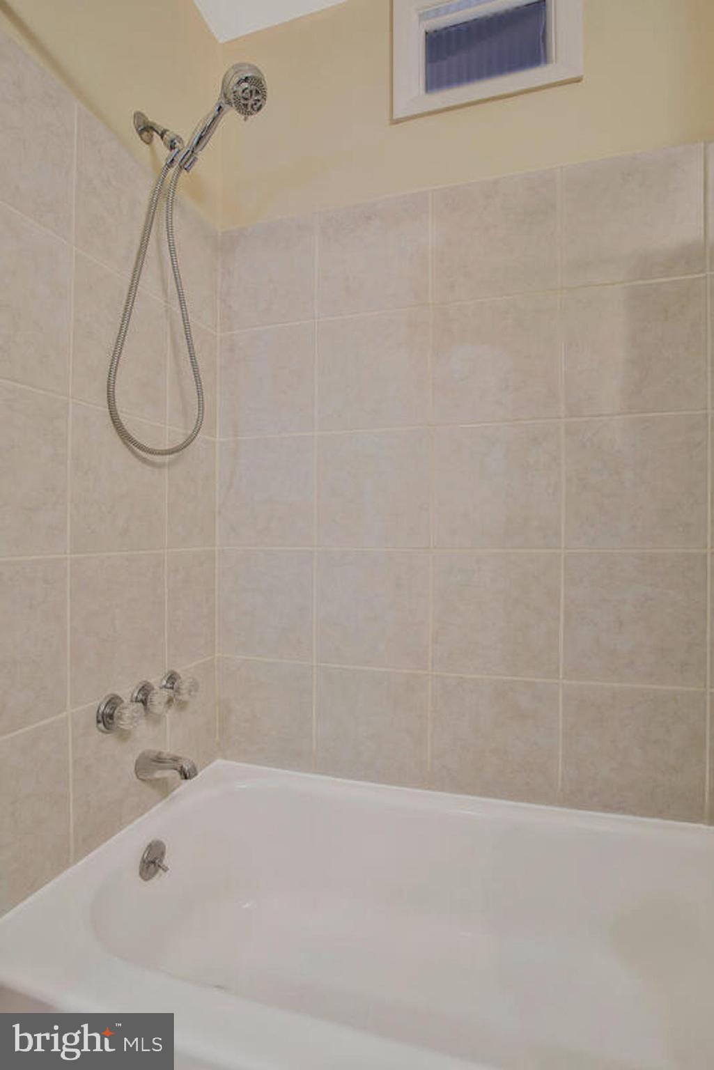 COLLEGE PARK WOODS - Residential