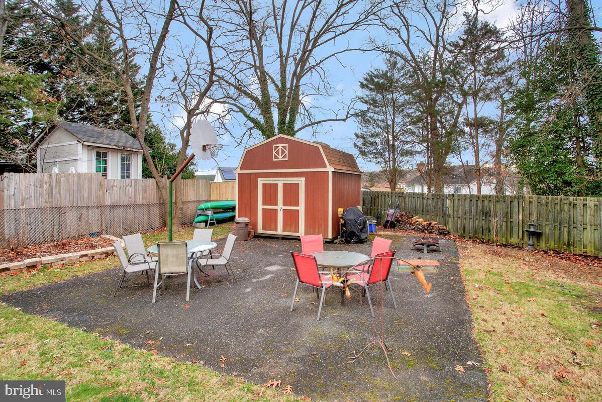 COLLEGE PARK WOODS - Residential