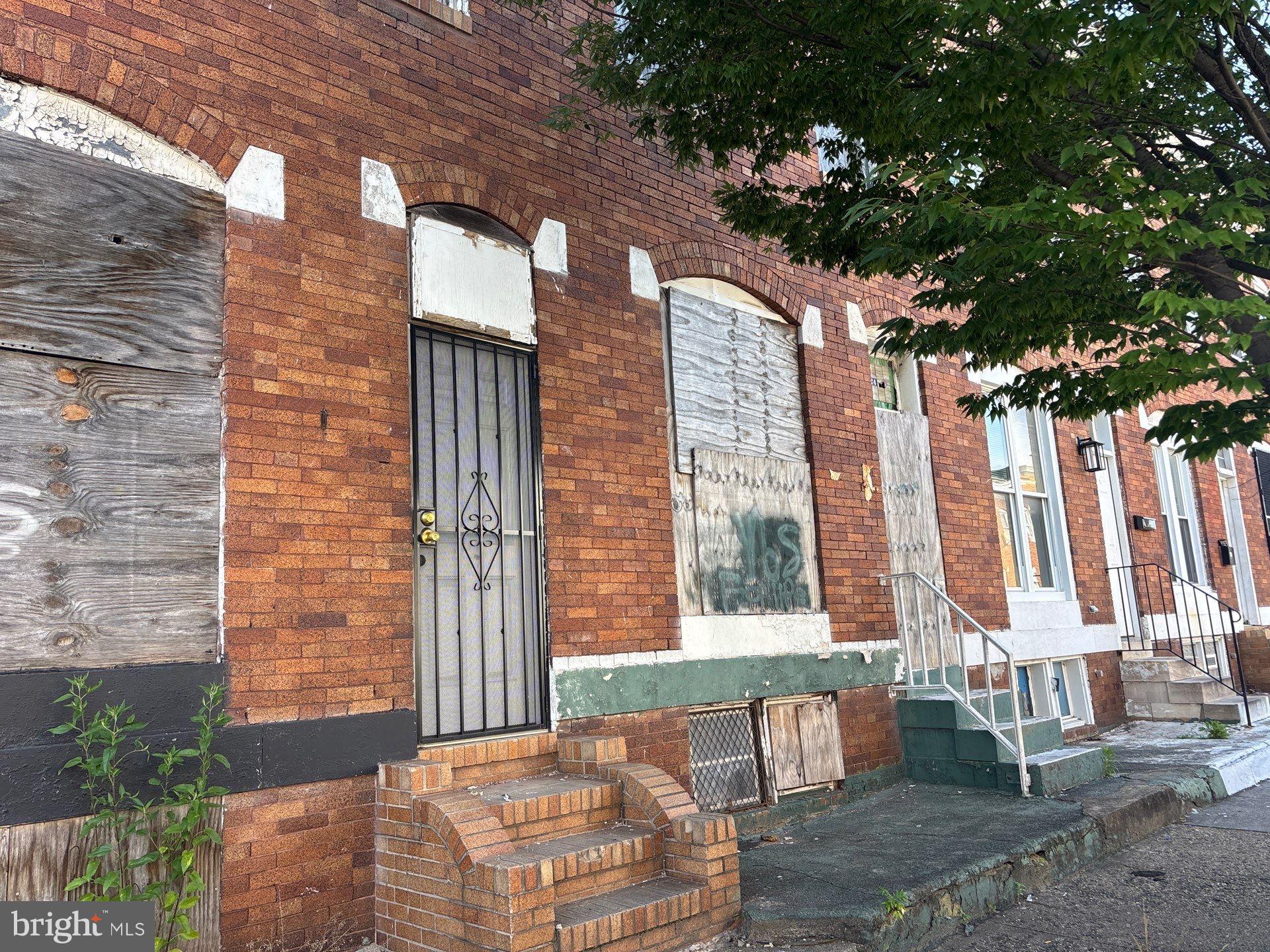 Brick-front 3BR/1BA rowhome in shell condition—requires full renovation. Interior needs to be completely demoed to the studs, offering a blank canvas for your vision. All major systems needed: HVAC, electric, plumbing, insulation, drywall, kitchen, and bath.
Solid structure with original masonry and roof framing in place. Ideal project for experienced investors, developers, or contractors. Potential for redesign with open concept, added bathroom, or finished basement.
Located in the Penrose–Fayette Street Outreach area, near Grace Medical Center, public transit, and I-95. Surrounded by ongoing rehabs and city-led revitalization efforts. Strong ARV potential in a growing rental and resale market.
Sold strictly AS-IS. Cash or hard money only. Buyer responsible for verifying permits, zoning, and any municipal requirements.