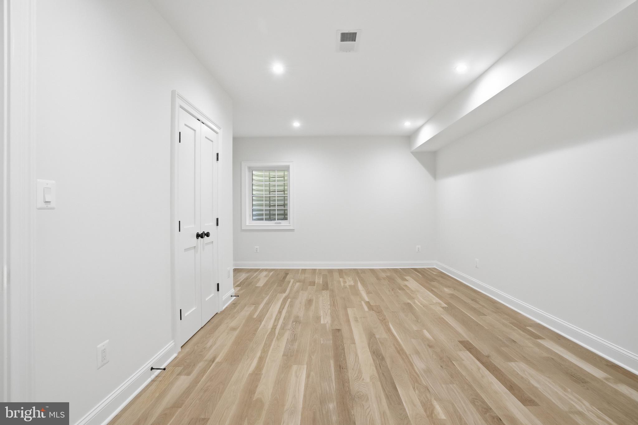 WELLINGTON - Residential