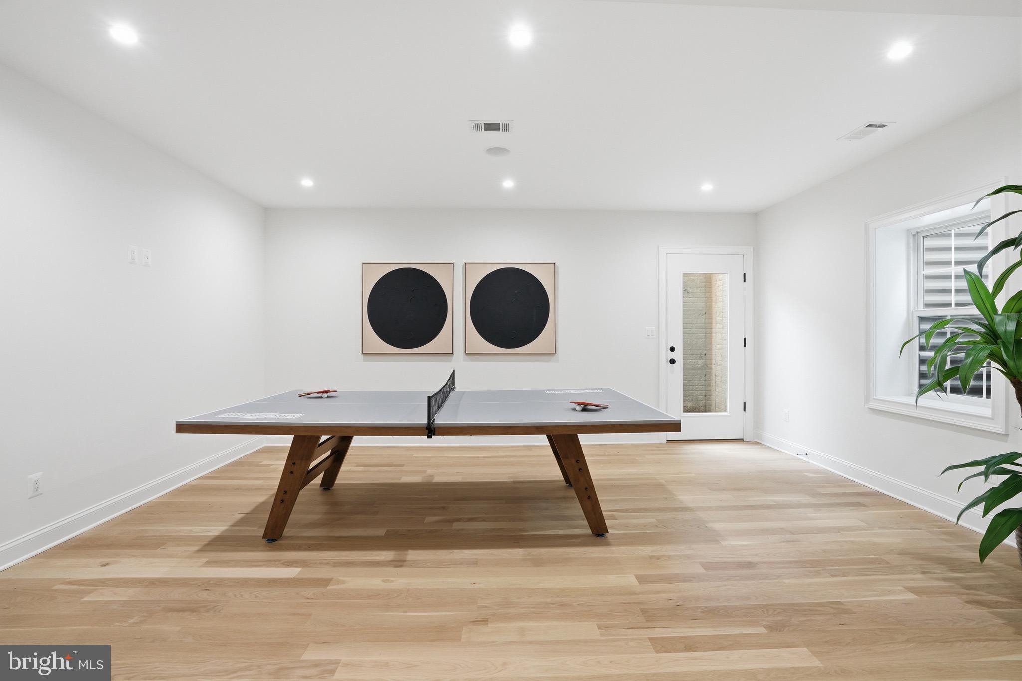 WELLINGTON - Residential