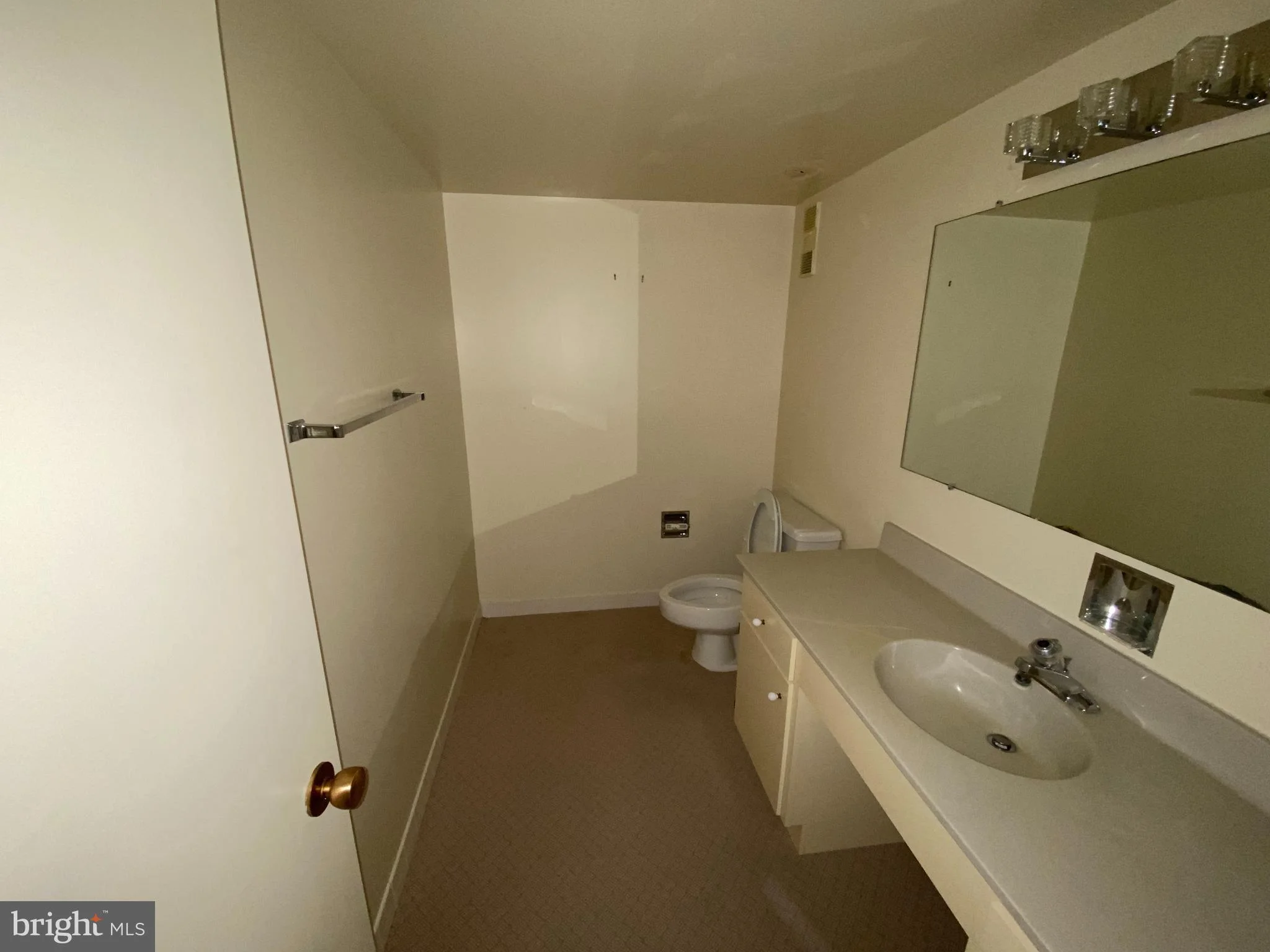 3709 S George Mason Dr Unit 702E, Falls Church, VA 22041