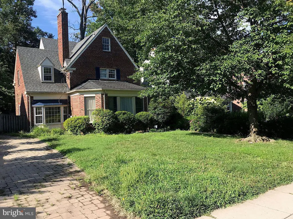 3842 Macomb Street NW, Washington, DC 20016