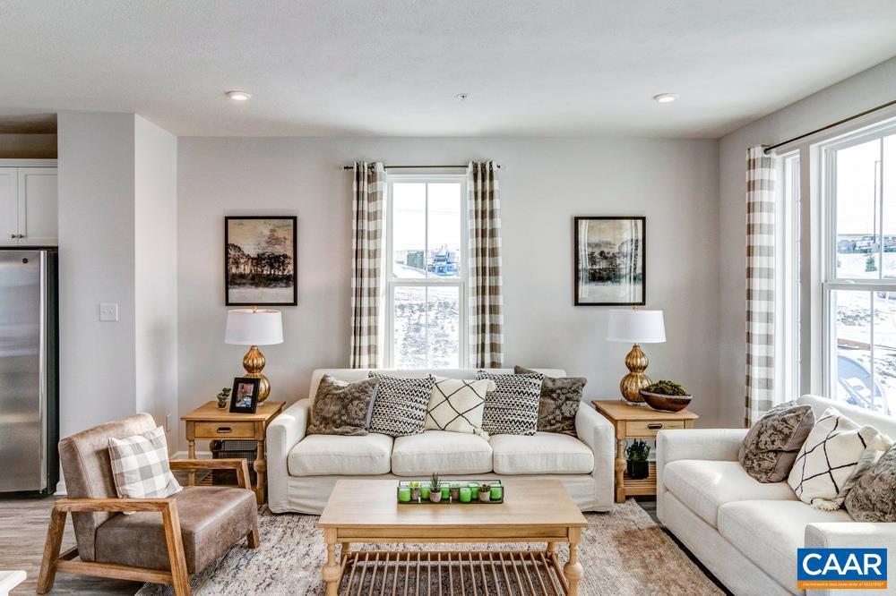 FOREST LAKES - Residential