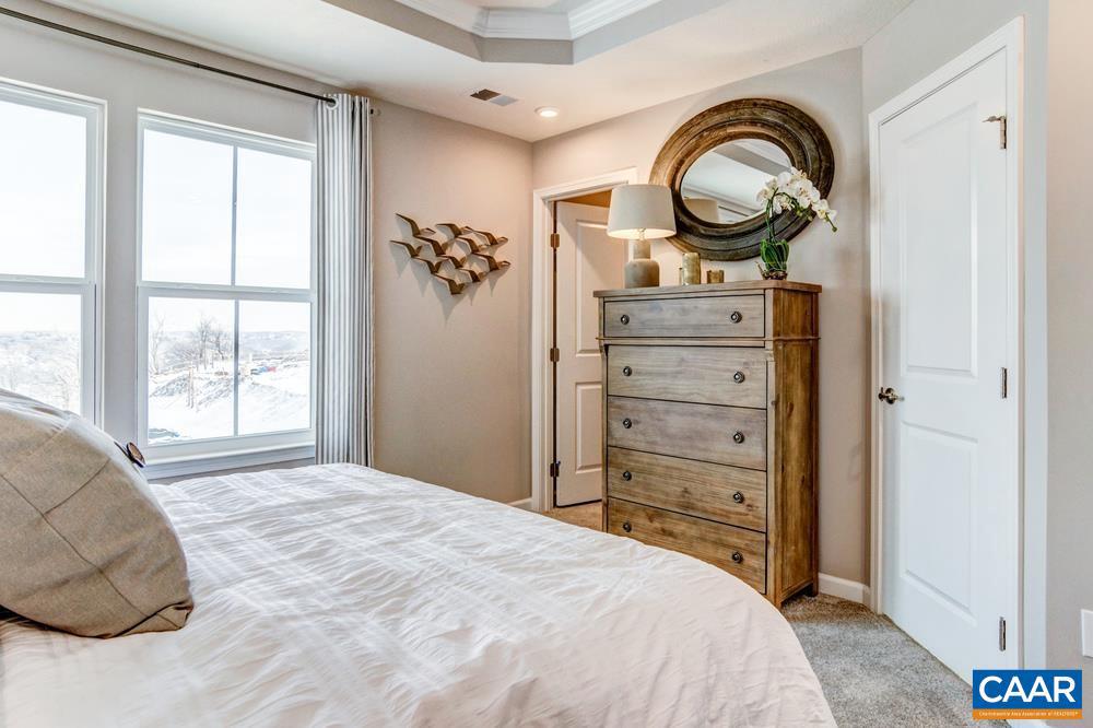 FOREST LAKES - Residential