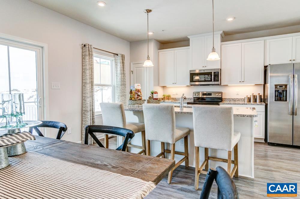 FOREST LAKES - Residential