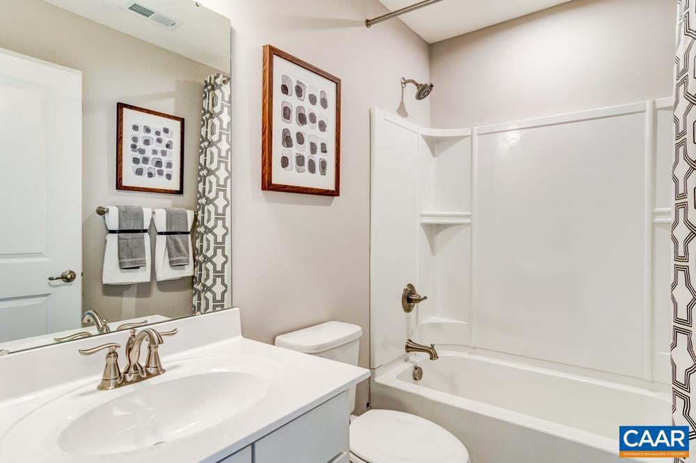 FOREST LAKES - Residential