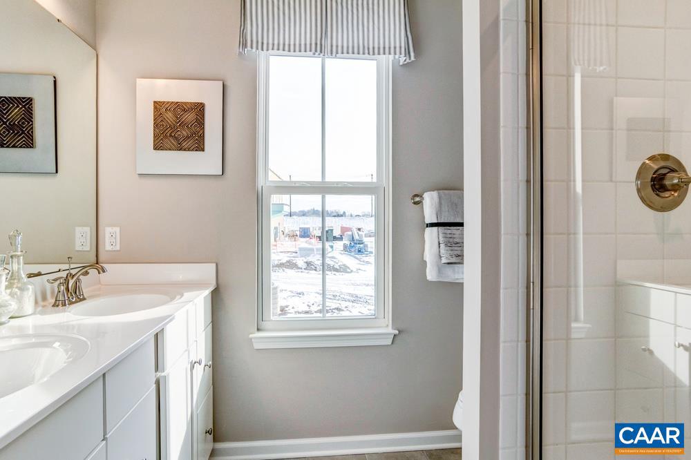 FOREST LAKES - Residential