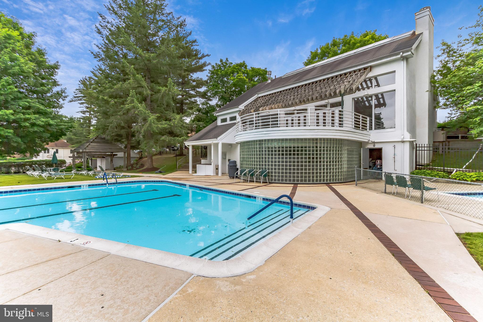 OAK HILL ESTATES - Residential Lease