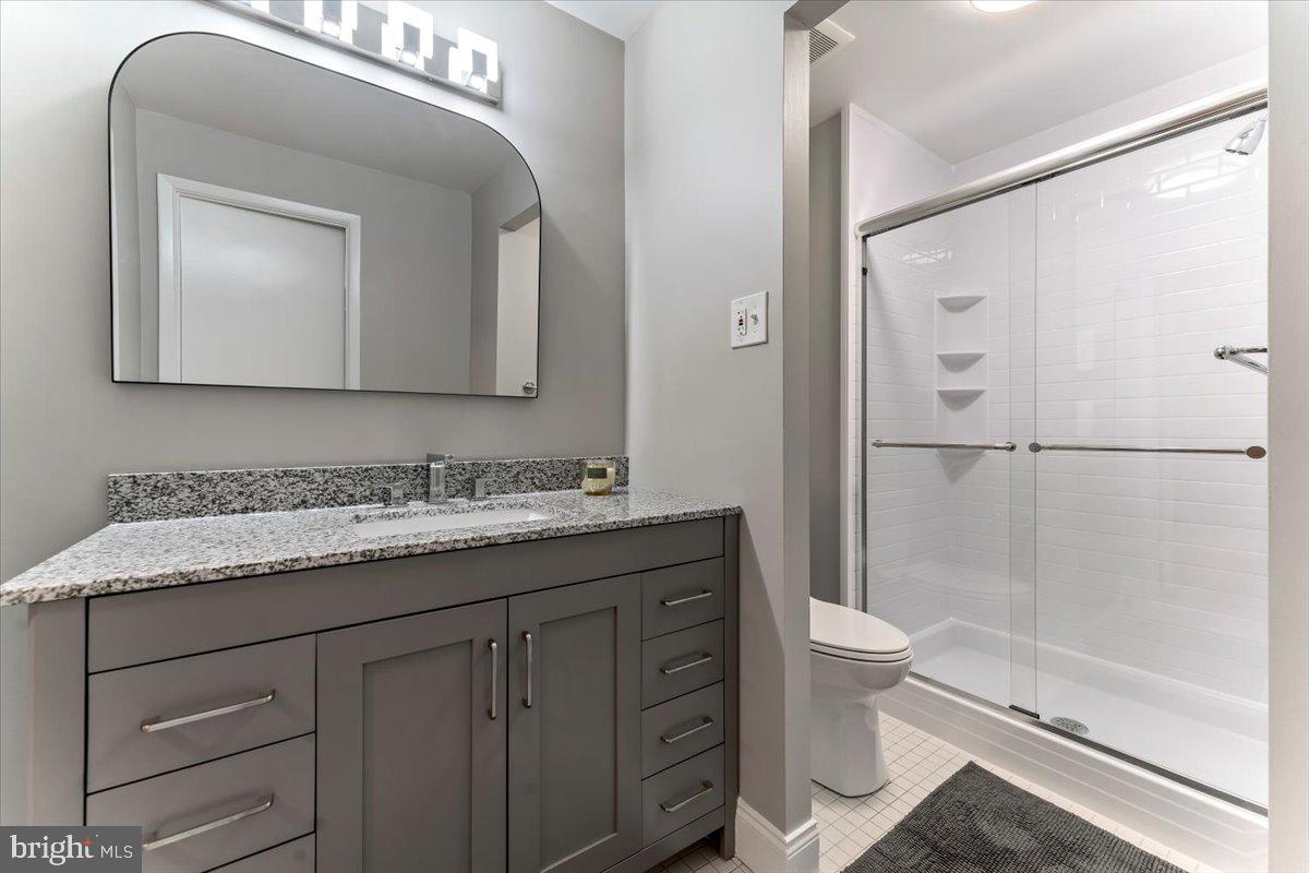 OAK HILL ESTATES - Residential Lease