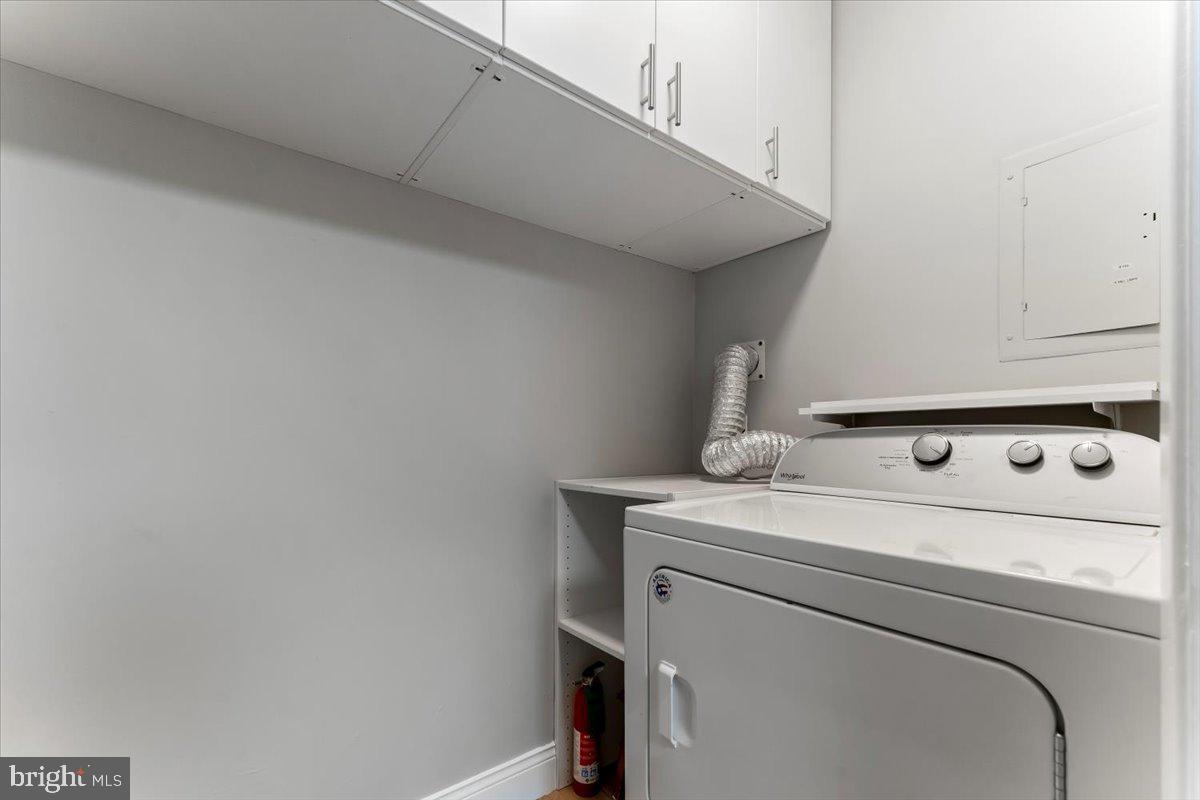 OAK HILL ESTATES - Residential Lease