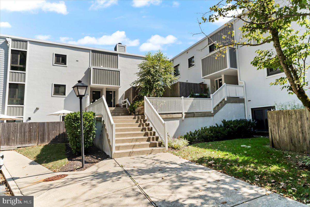 OAK HILL ESTATES - Residential Lease