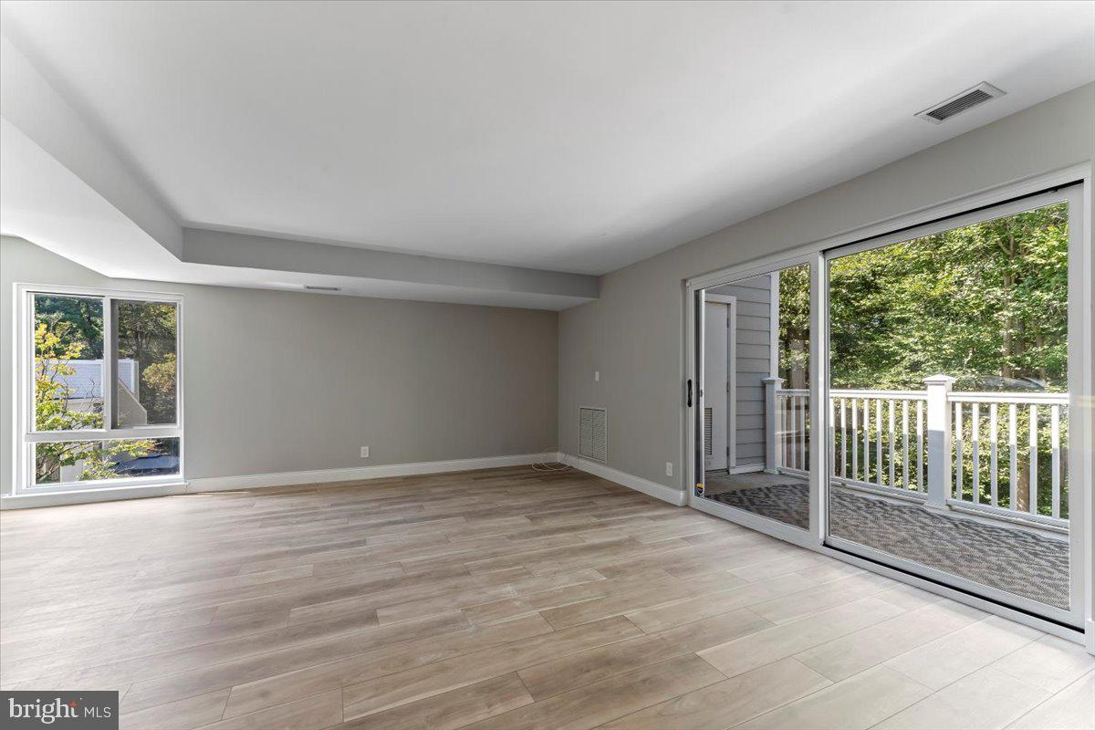 OAK HILL ESTATES - Residential Lease