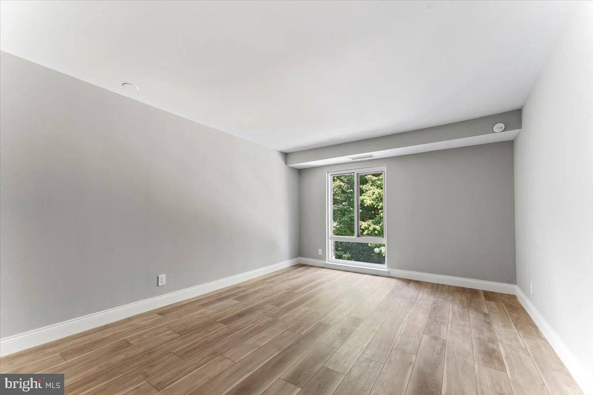 OAK HILL ESTATES - Residential Lease