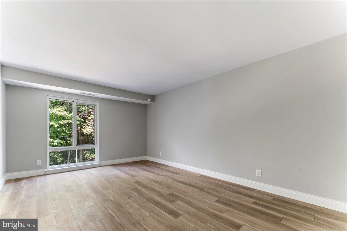 OAK HILL ESTATES - Residential Lease