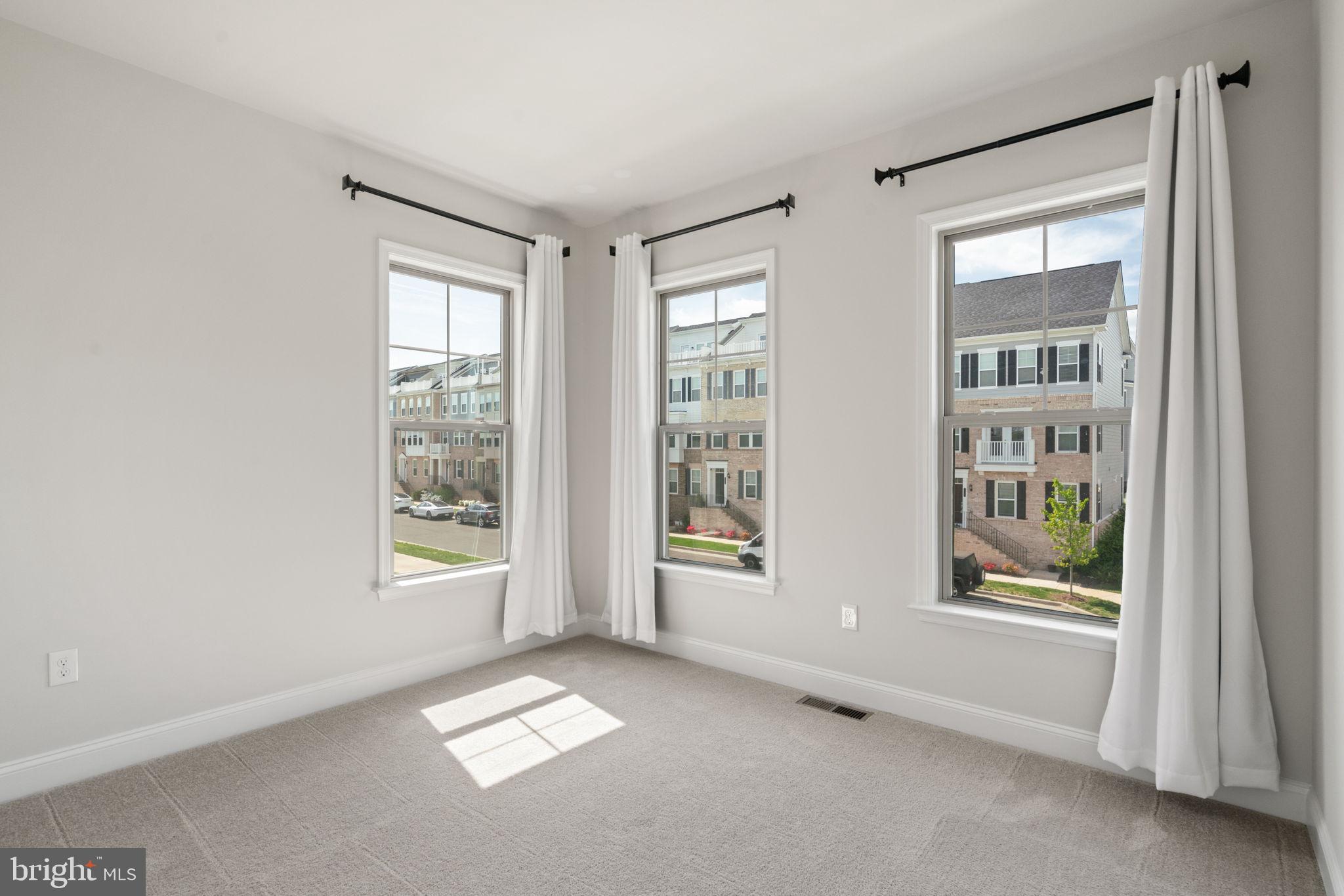 POTOMAC SHORES - Residential