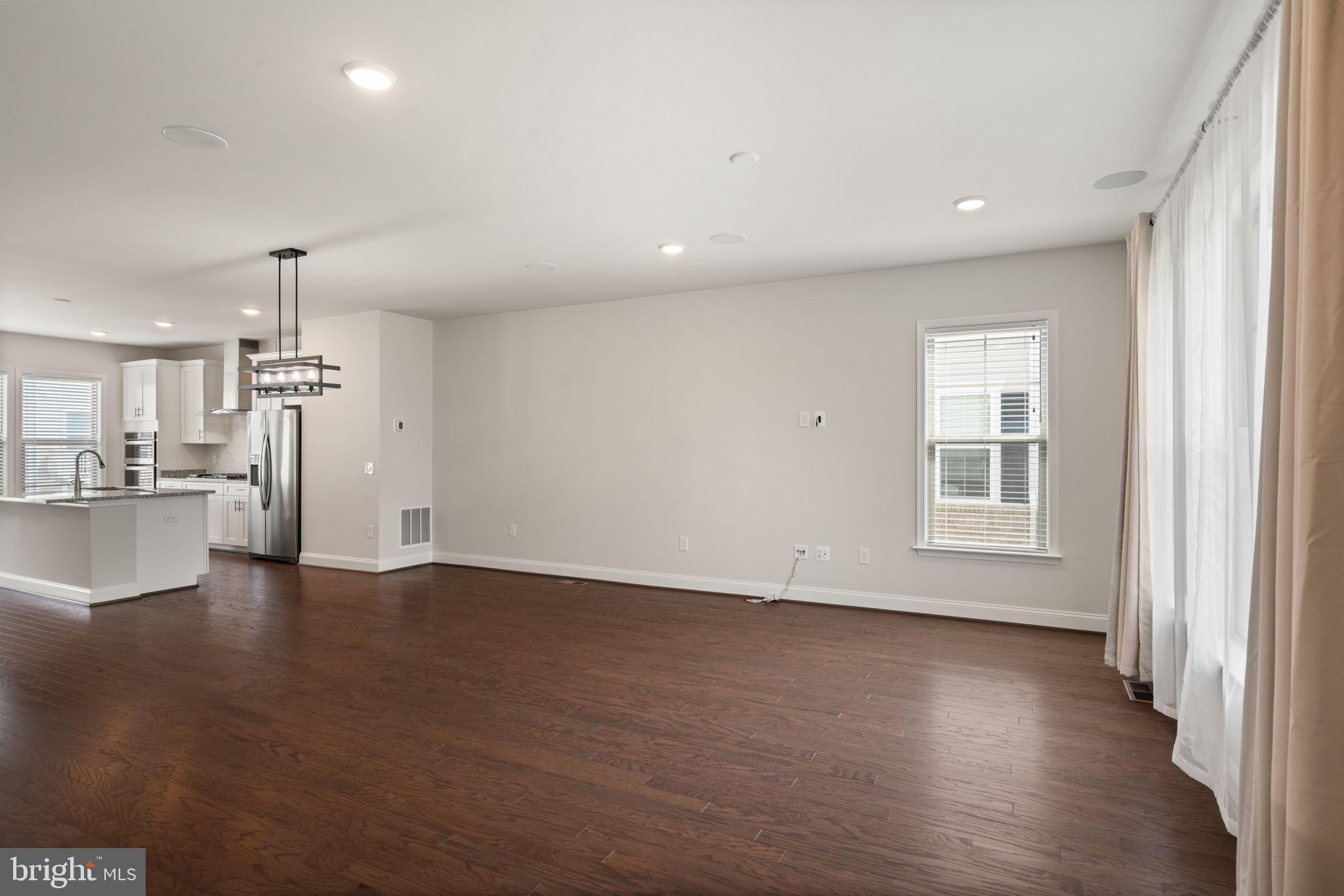 POTOMAC SHORES - Residential