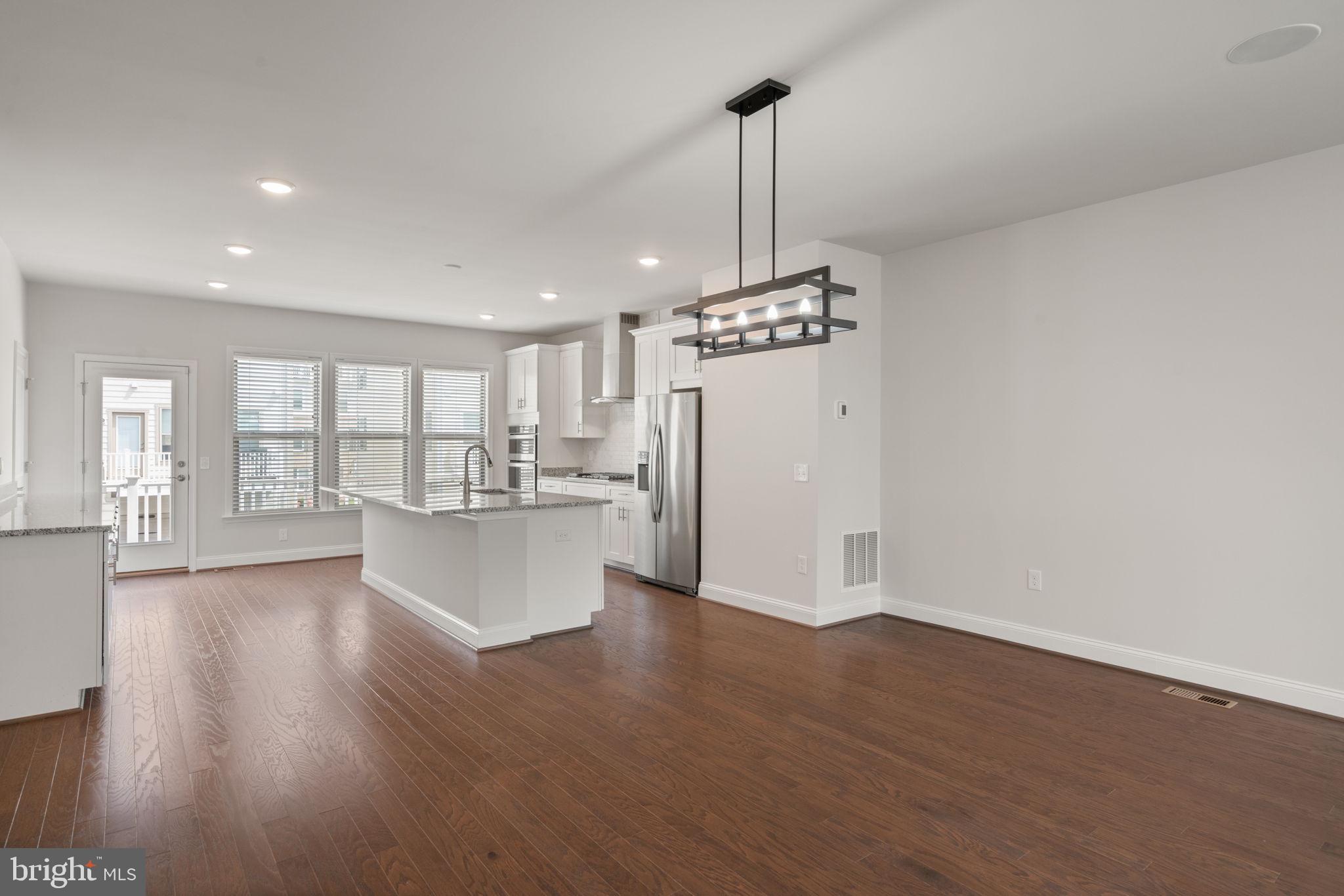 POTOMAC SHORES - Residential