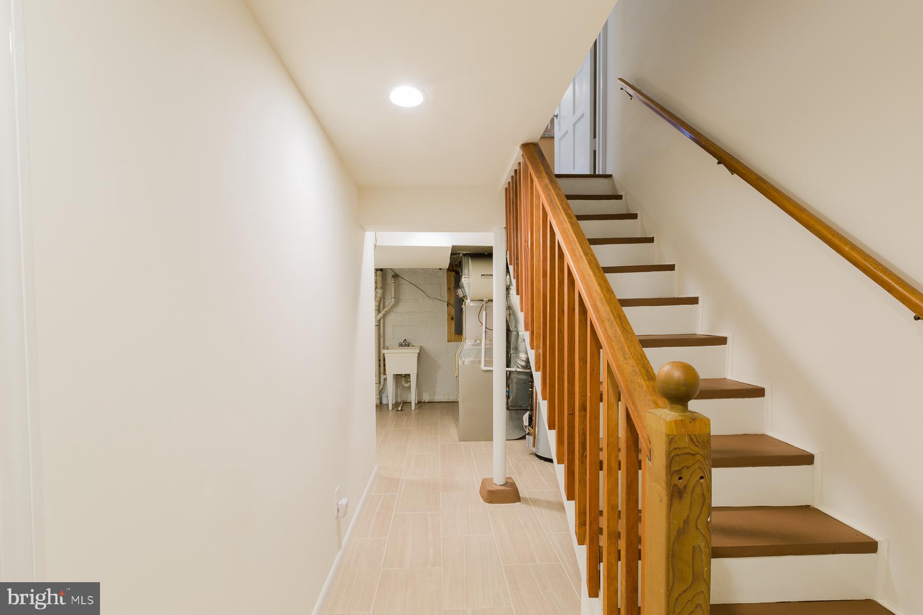 JEFFERSON MANOR - Residential Lease