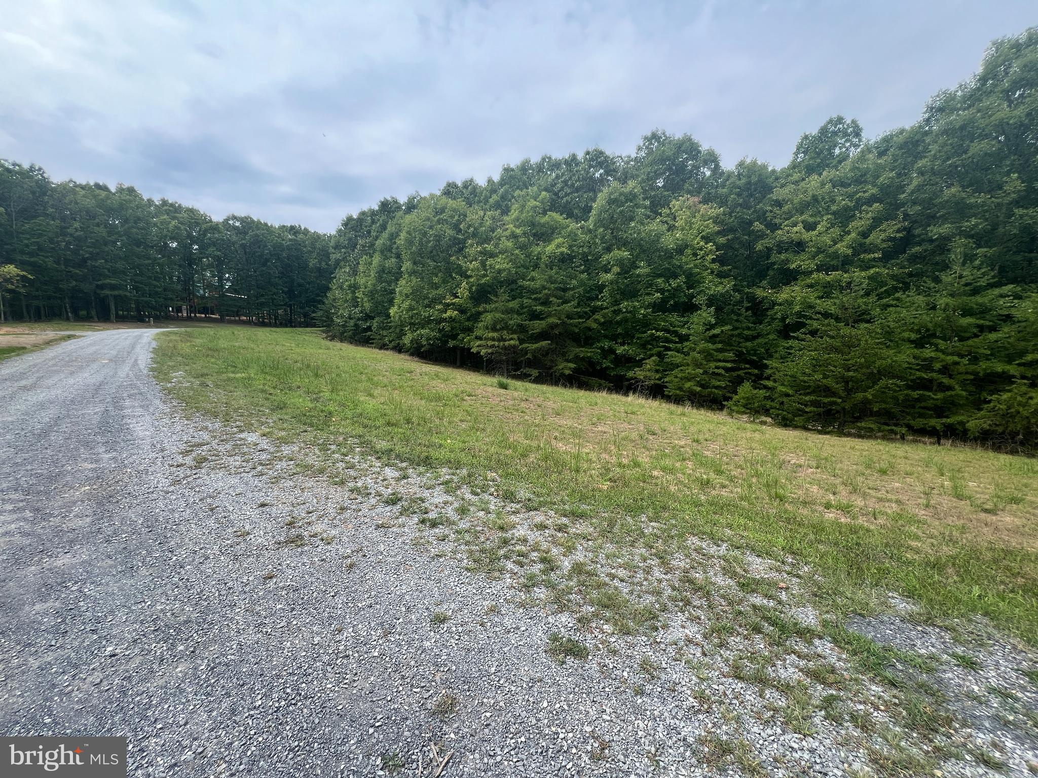 TWIN LAKES EAST - Land