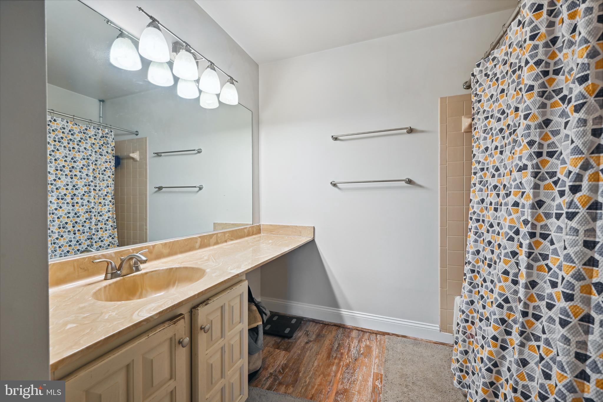 BEL PRE MANOR - Residential