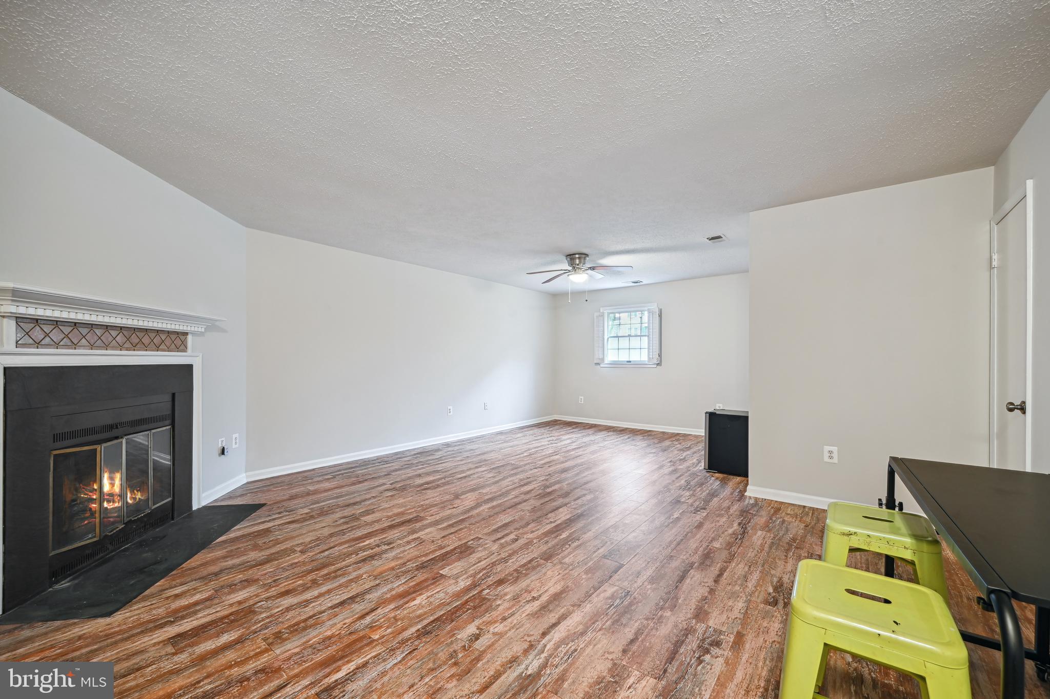 BEL PRE MANOR - Residential