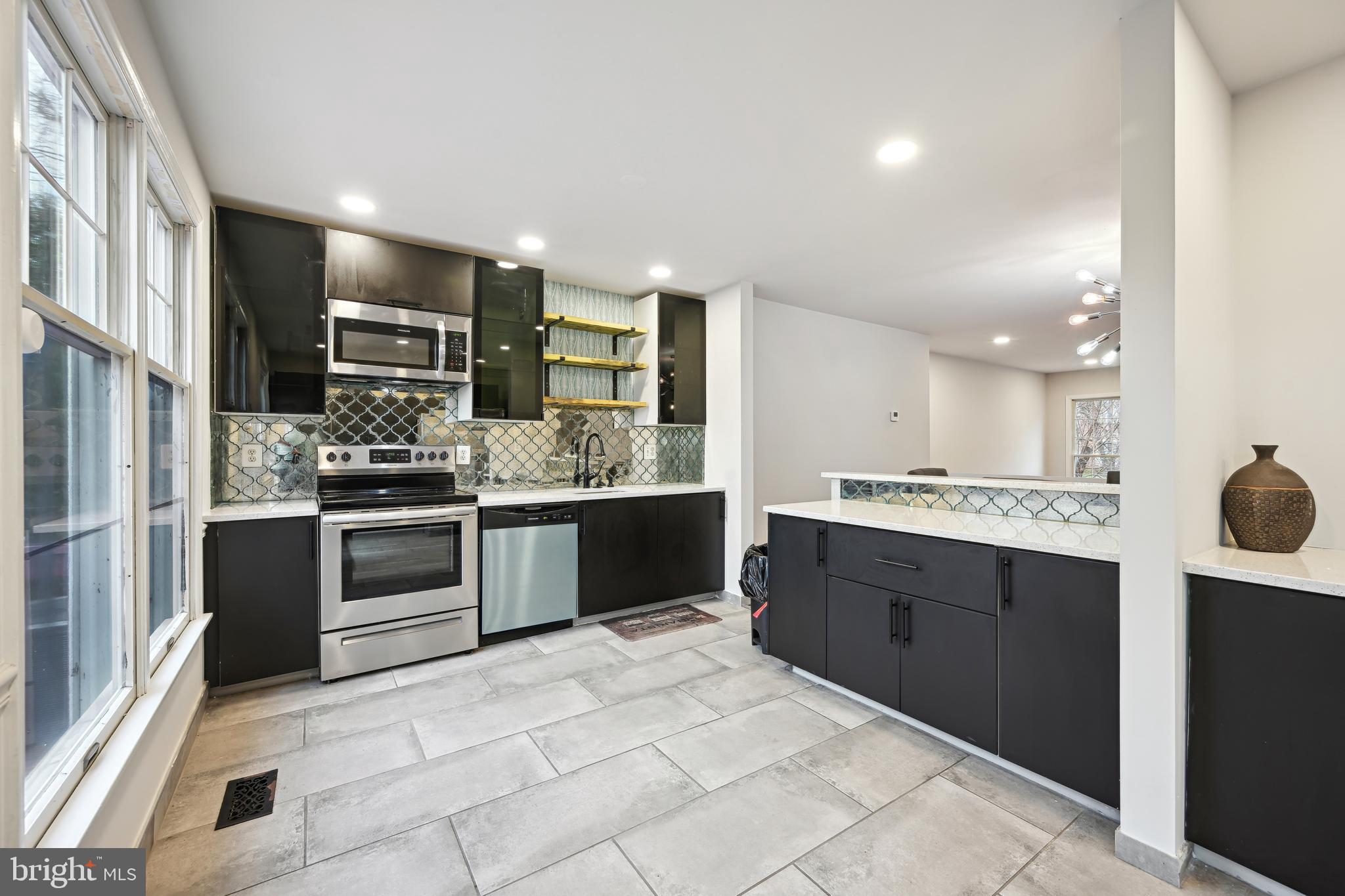 BEL PRE MANOR - Residential