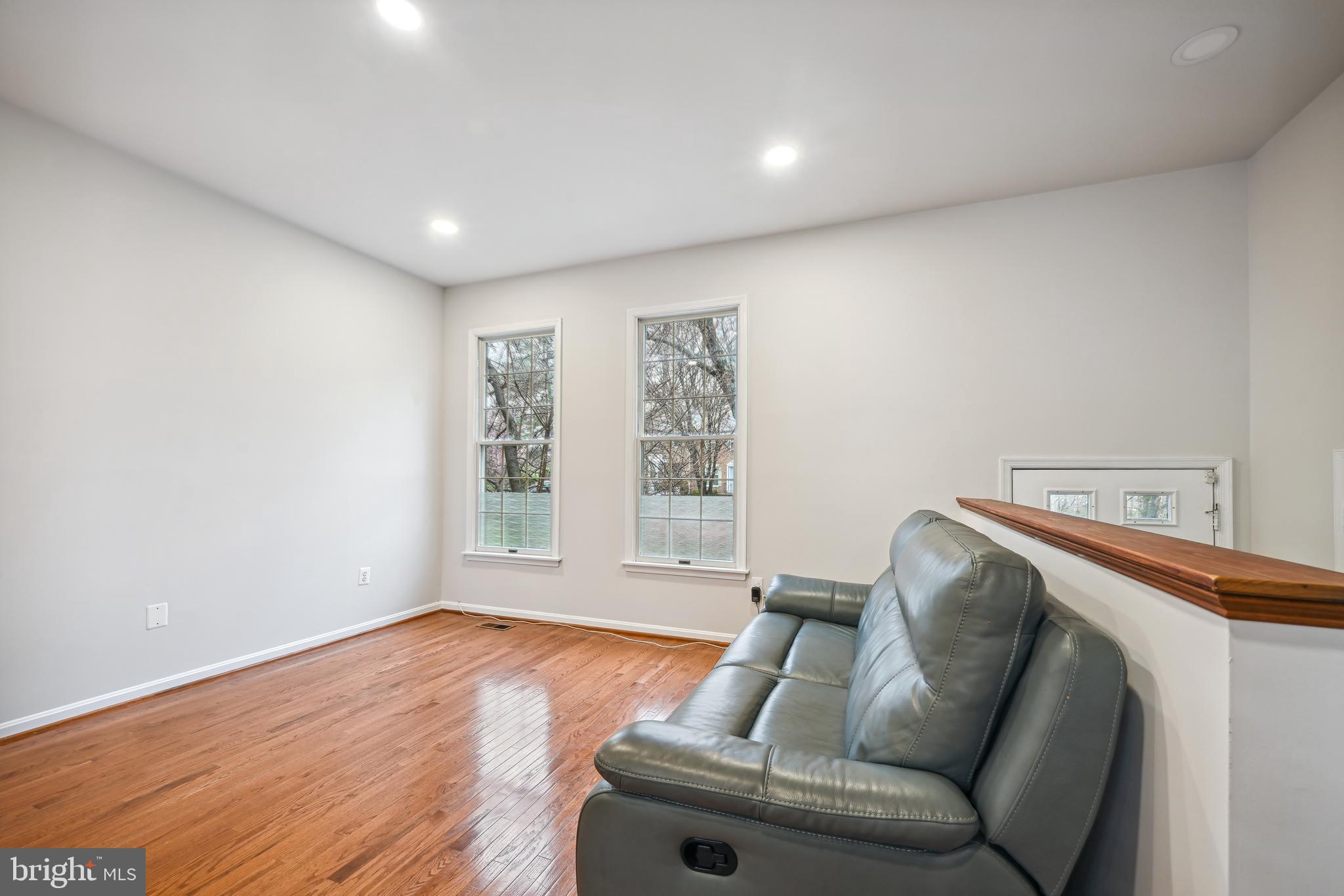 BEL PRE MANOR - Residential