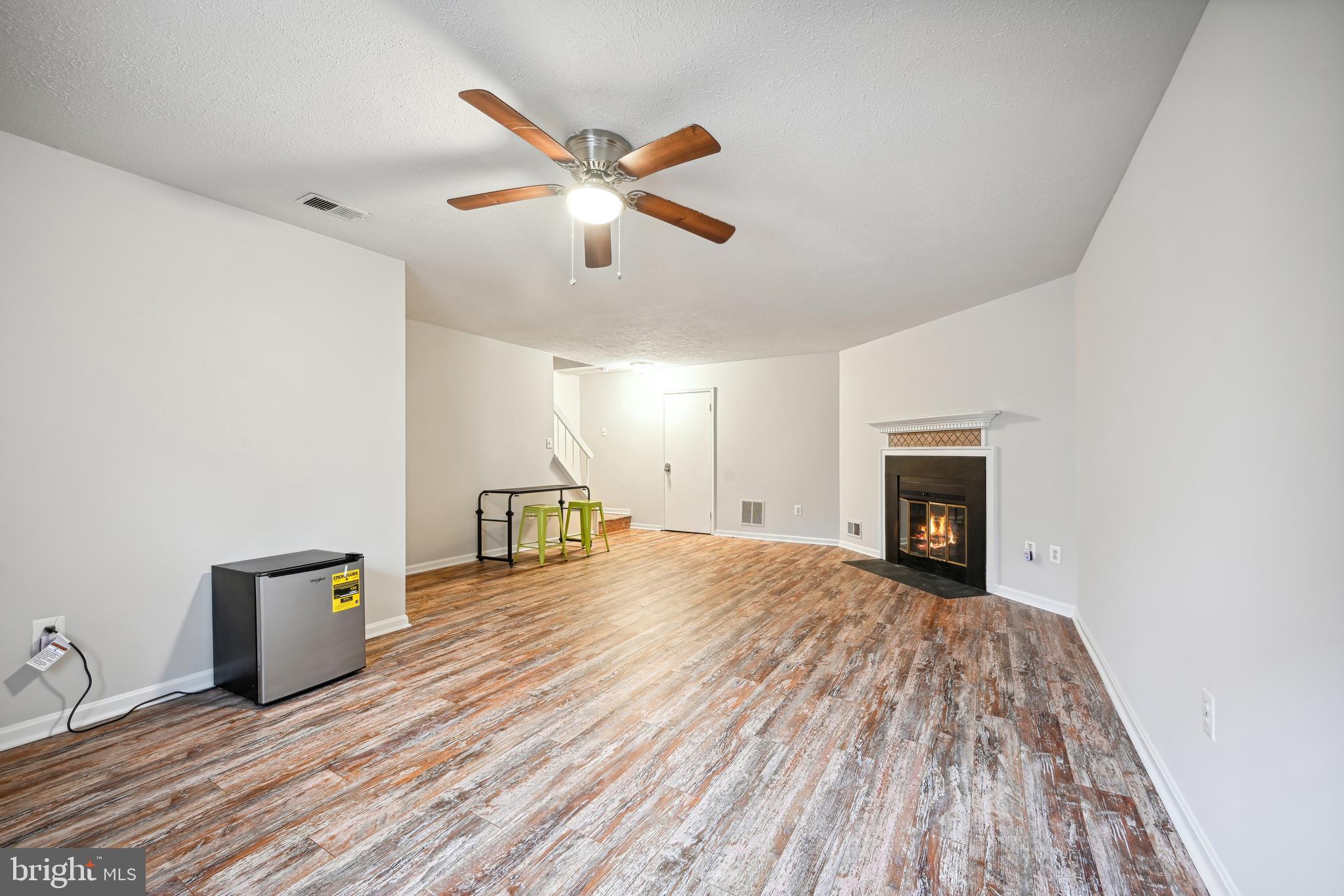 BEL PRE MANOR - Residential