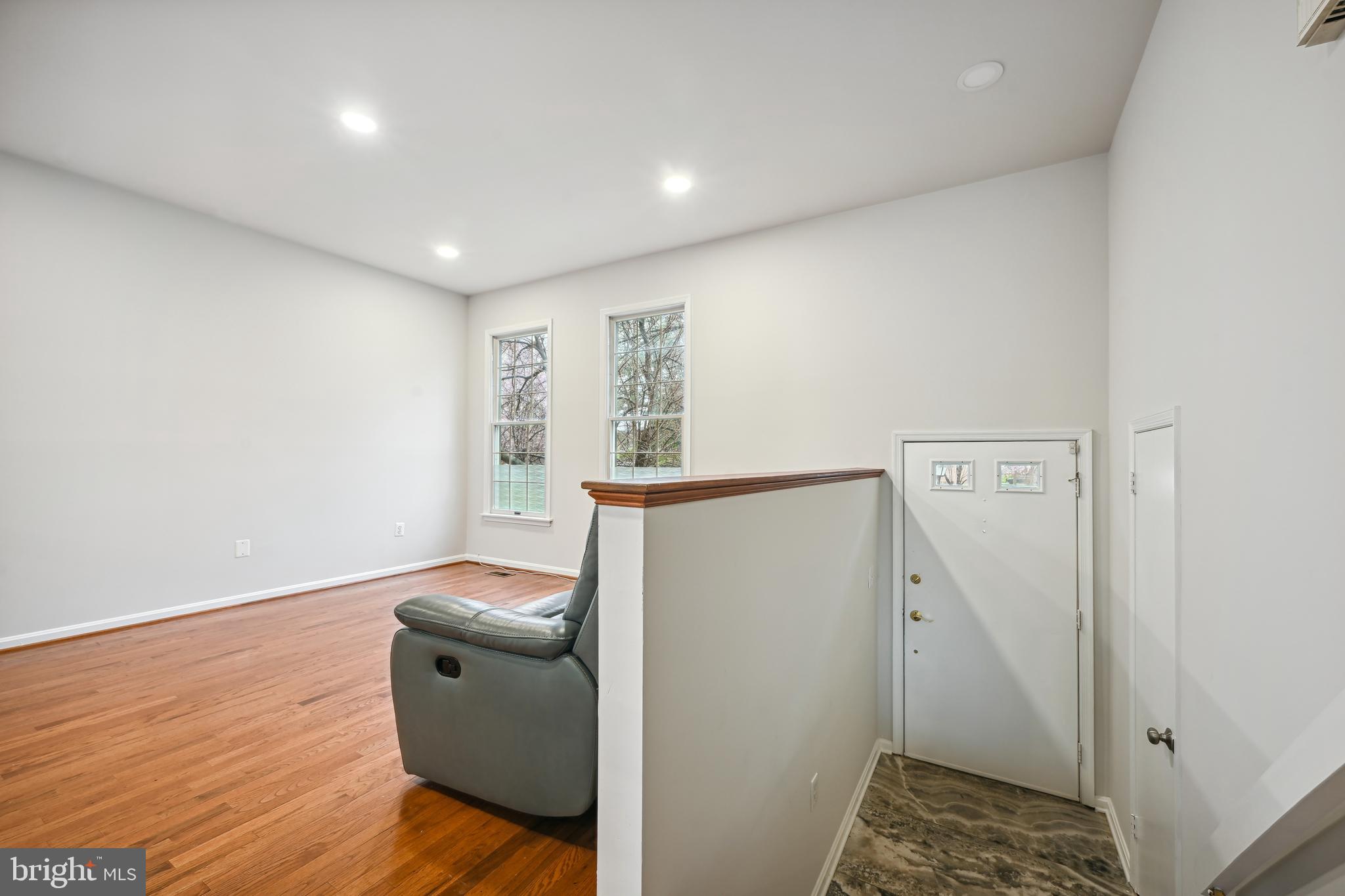 BEL PRE MANOR - Residential