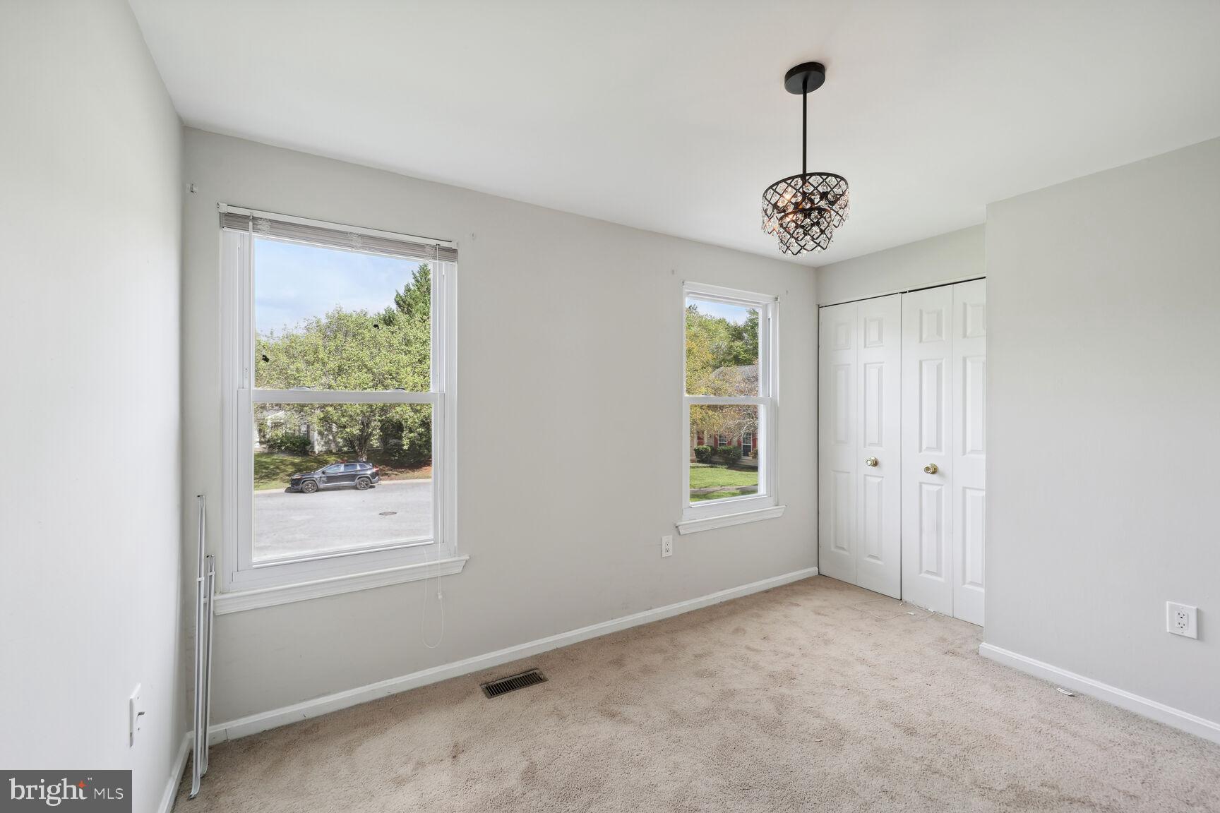 HAMPSHIRE - Residential