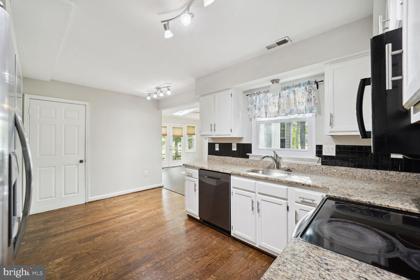 HAMPSHIRE - Residential