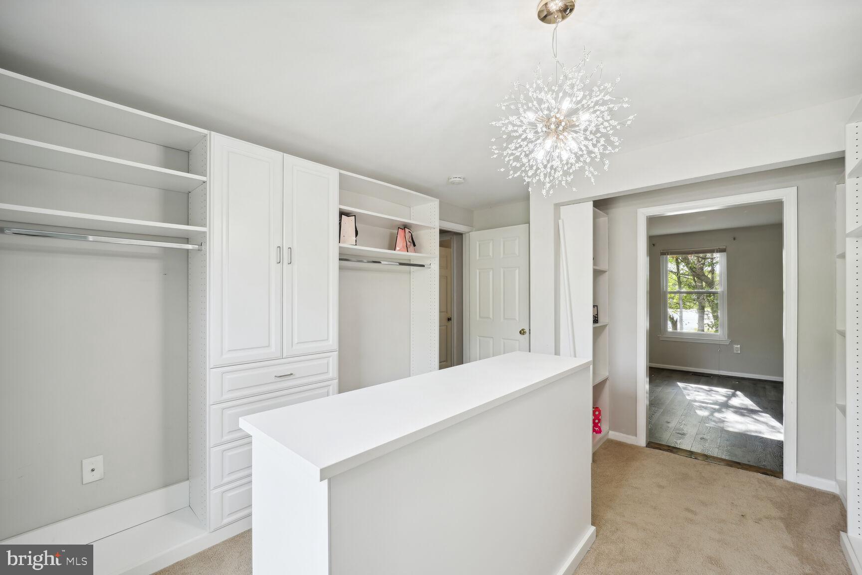 HAMPSHIRE - Residential