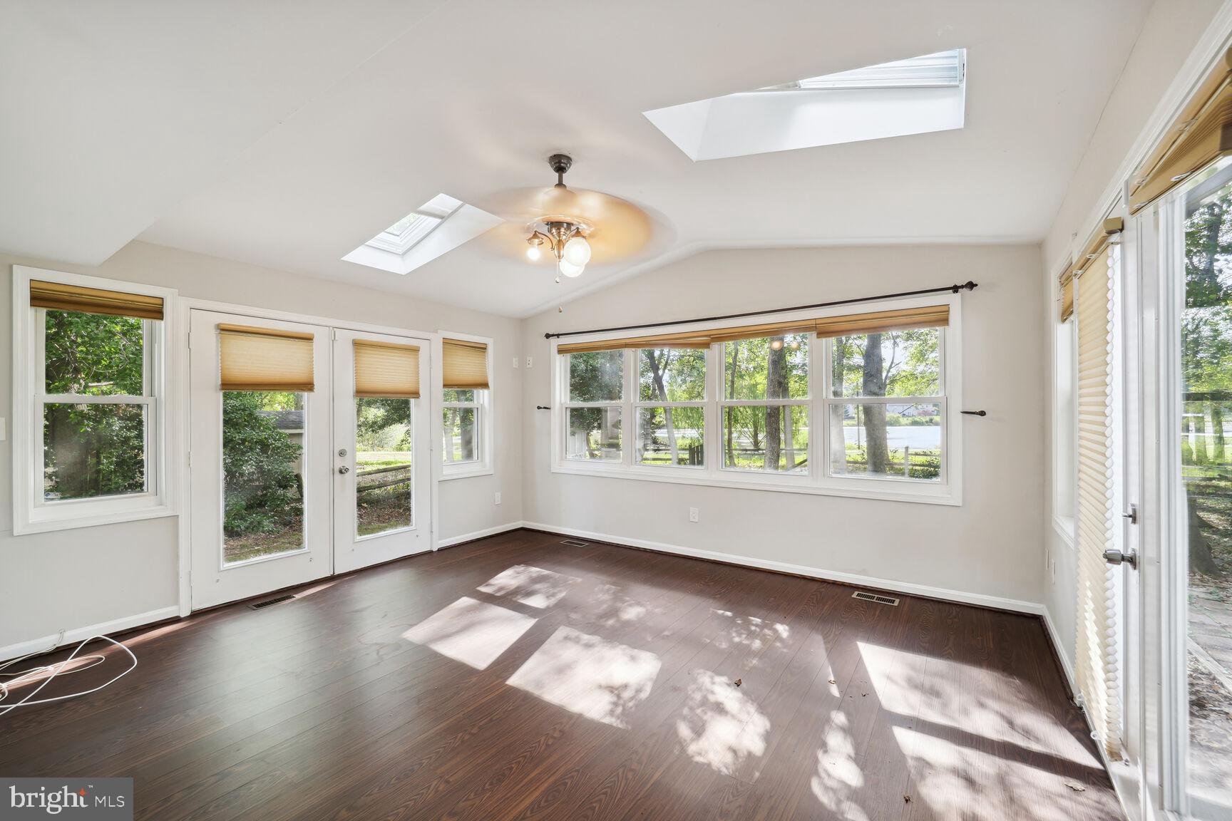 HAMPSHIRE - Residential