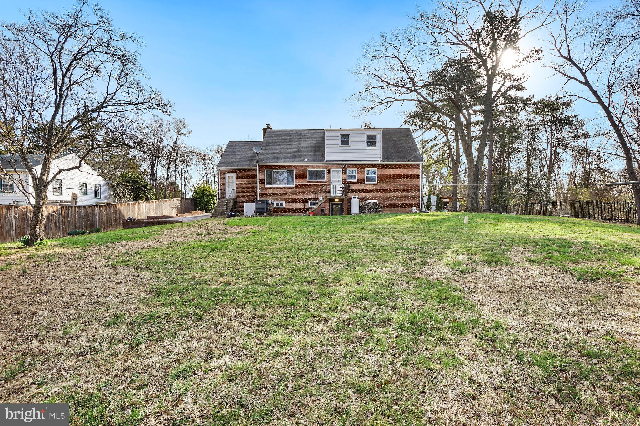 CLINTON - Residential