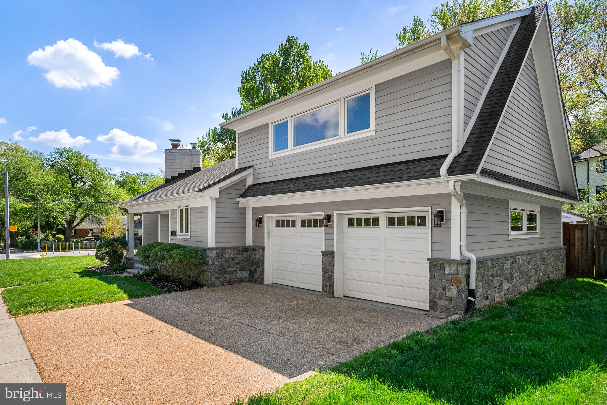 CRESCENT HILLS - Residential