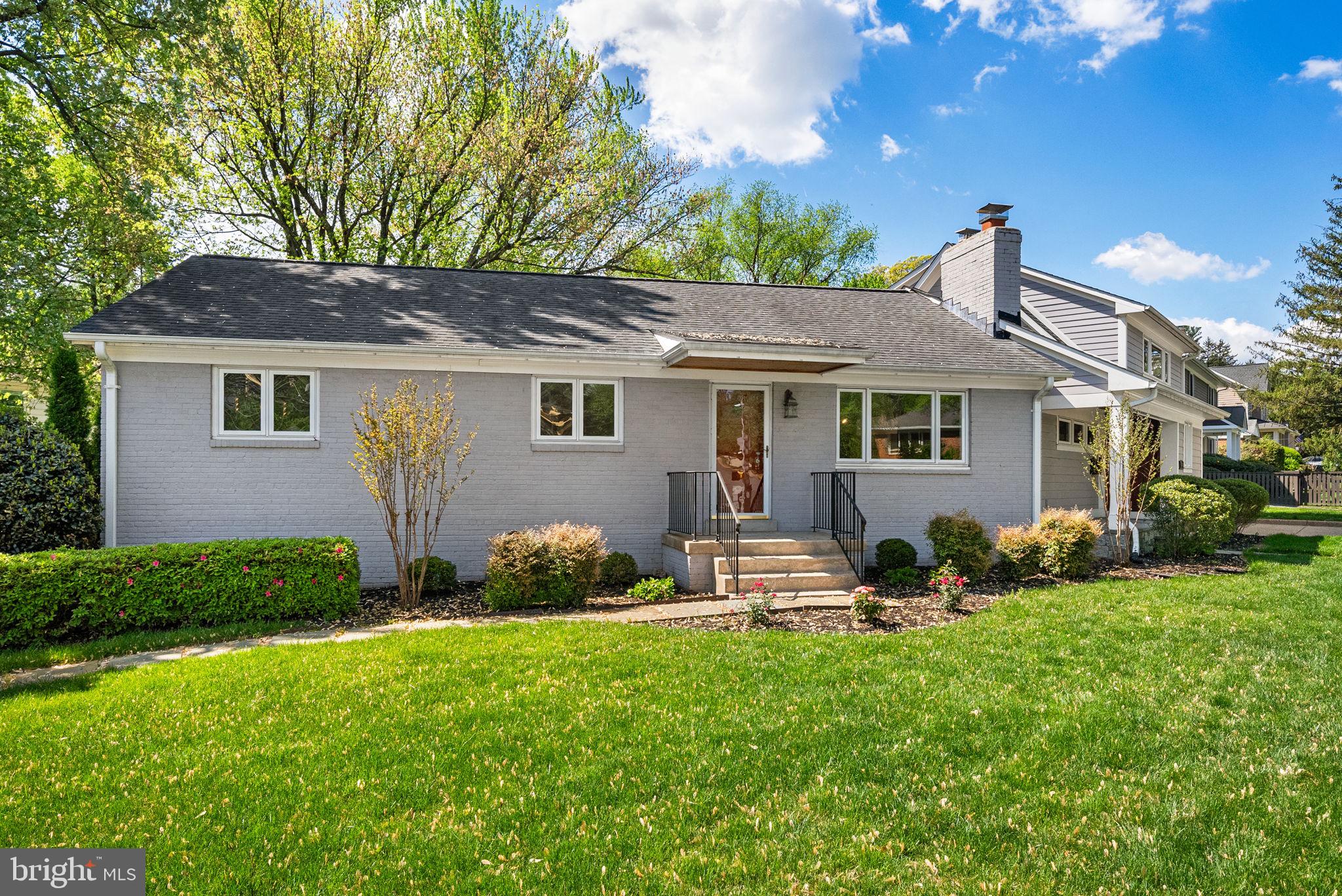 CRESCENT HILLS - Residential