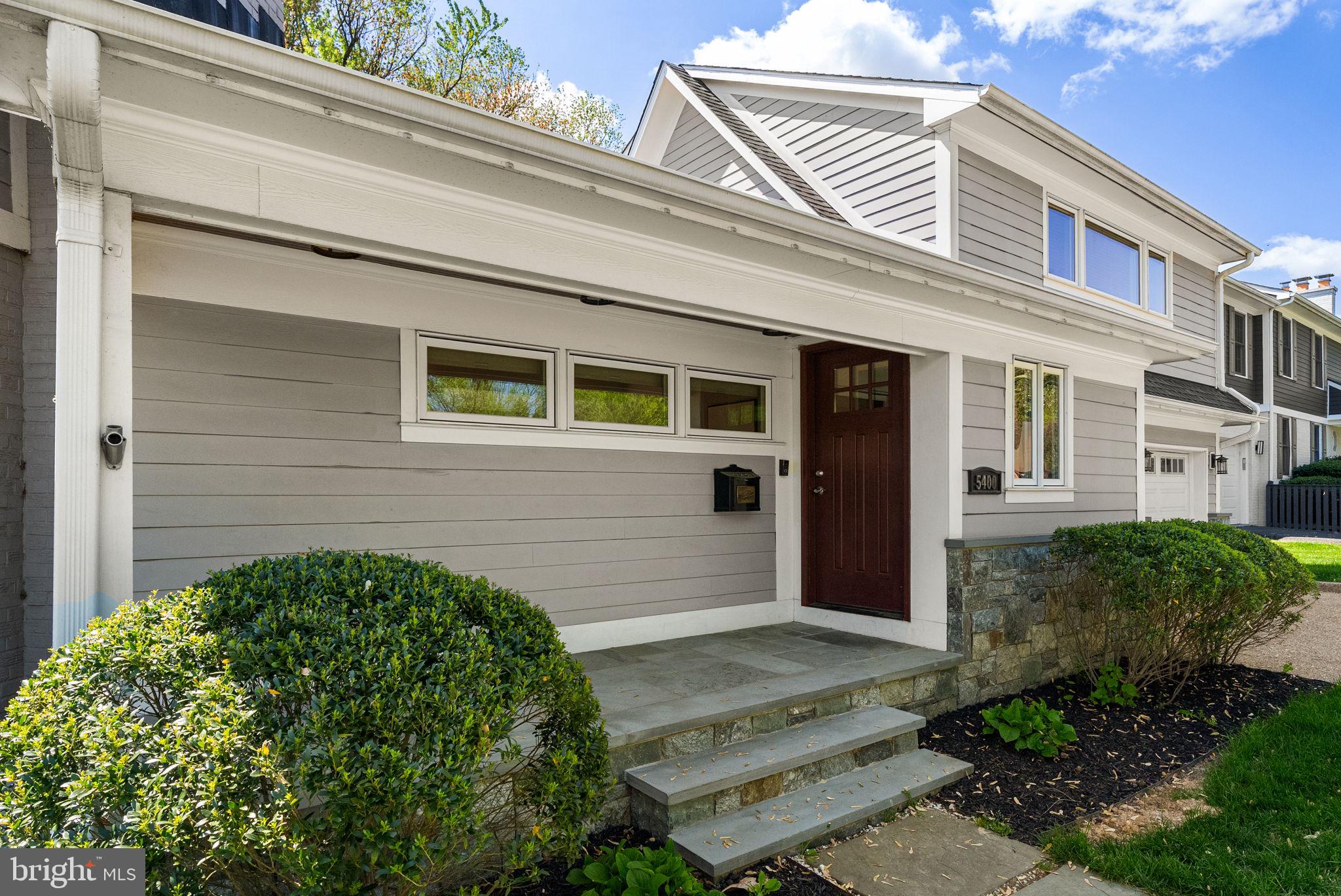CRESCENT HILLS - Residential
