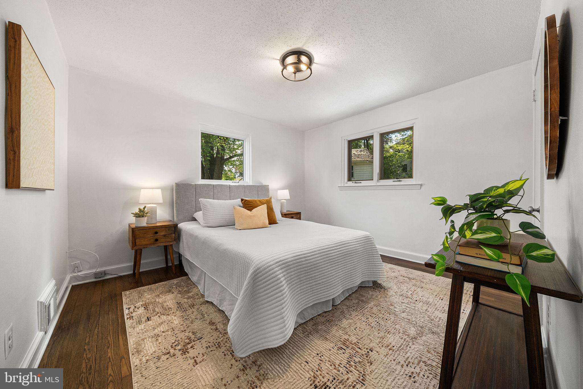 CRESCENT HILLS - Residential