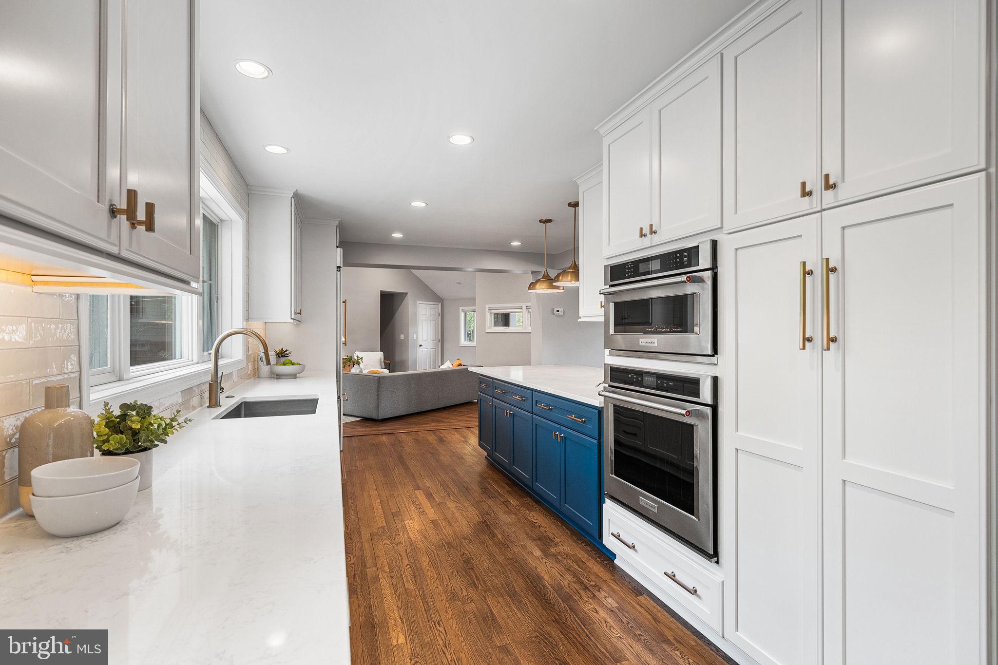 CRESCENT HILLS - Residential