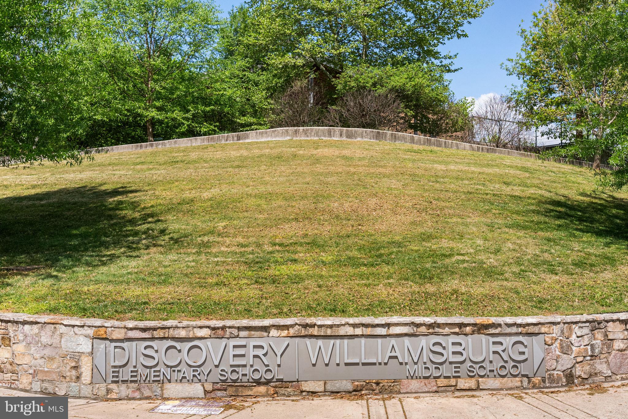 CRESCENT HILLS - Residential