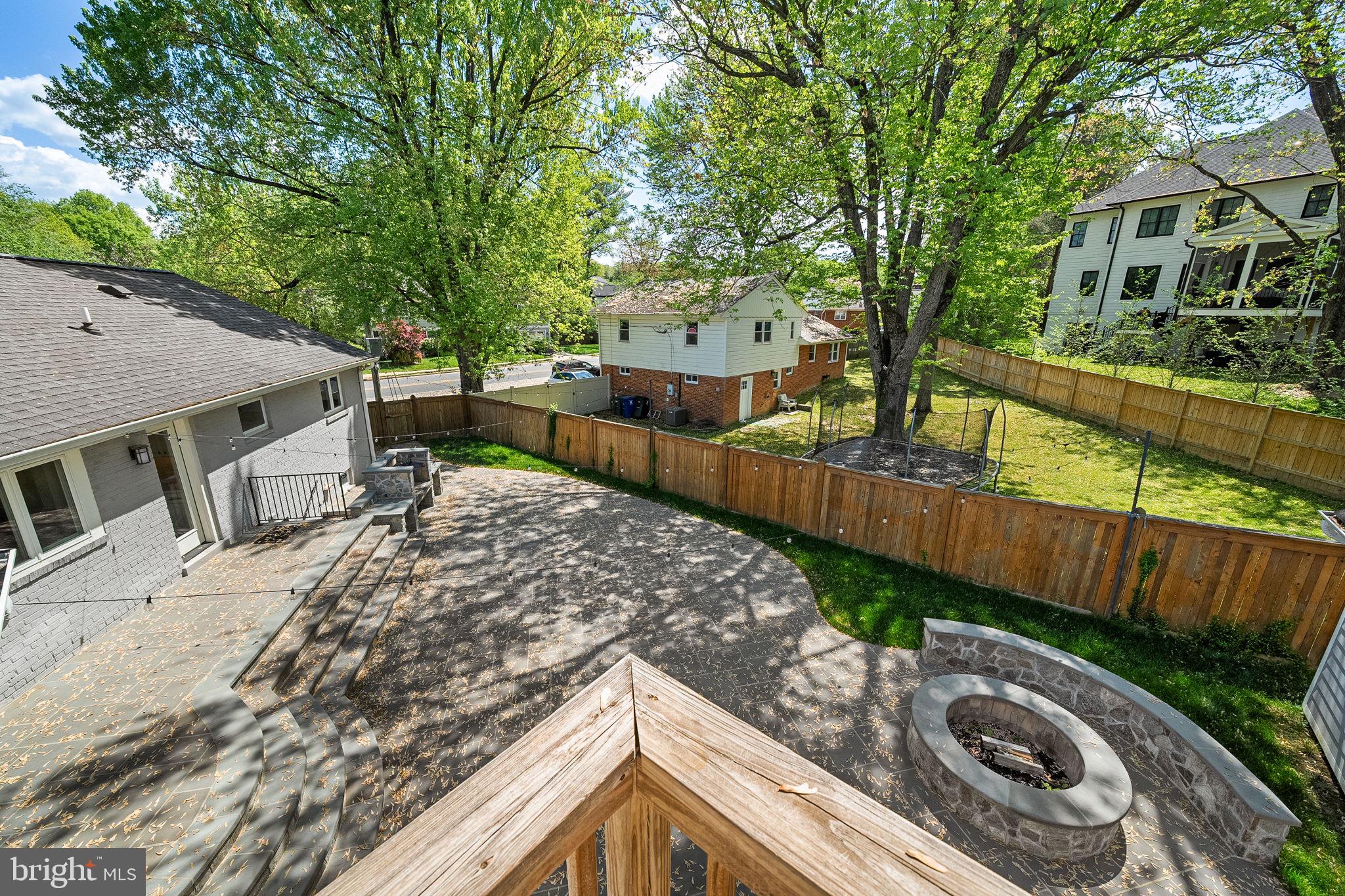 CRESCENT HILLS - Residential