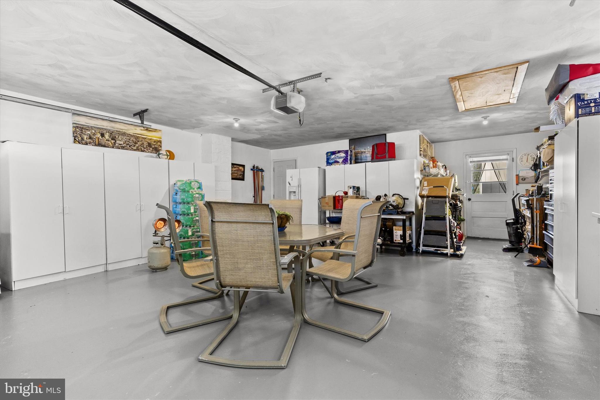 SHERWOOD FOREST - Residential