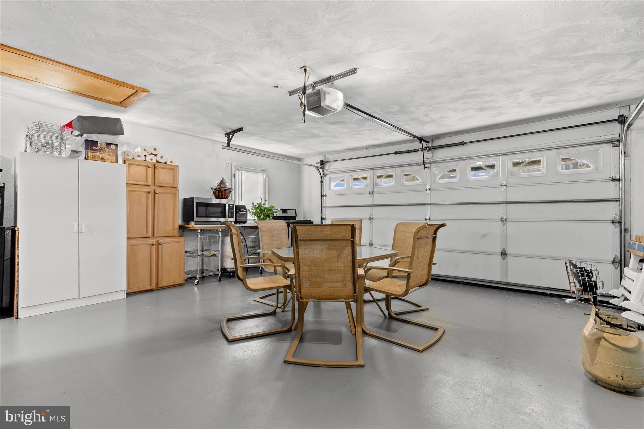 SHERWOOD FOREST - Residential