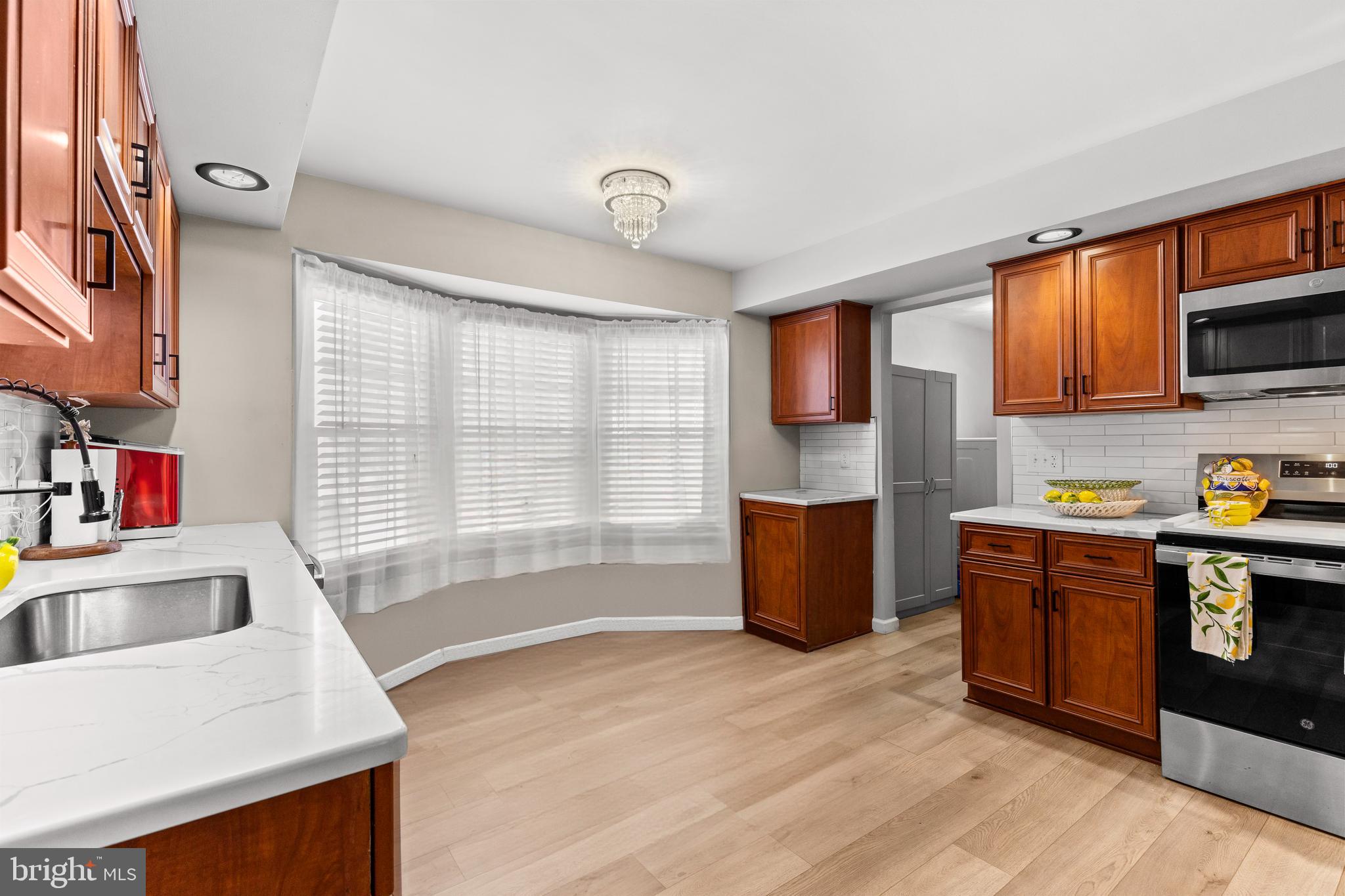 SHERWOOD FOREST - Residential