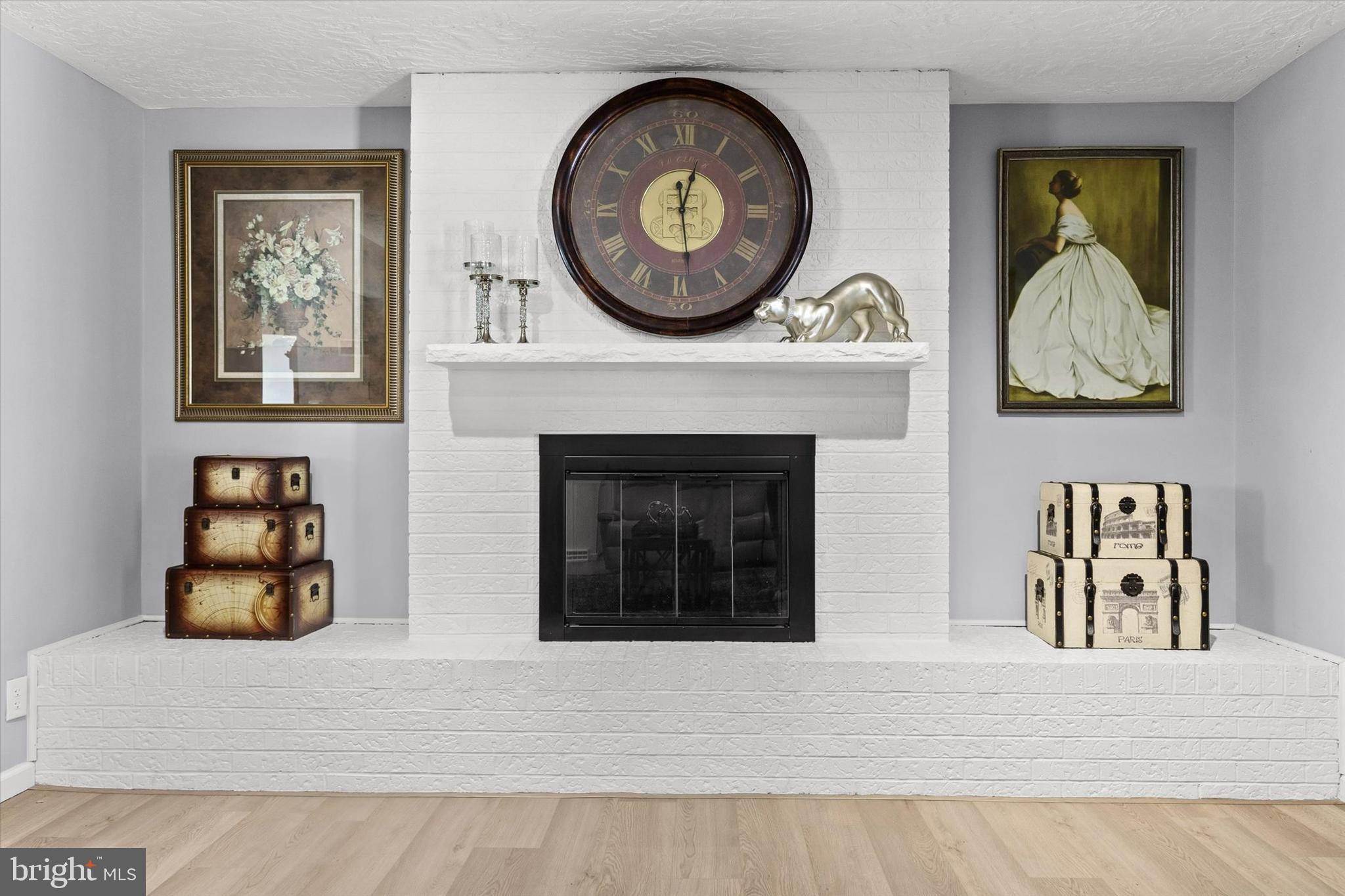 SHERWOOD FOREST - Residential