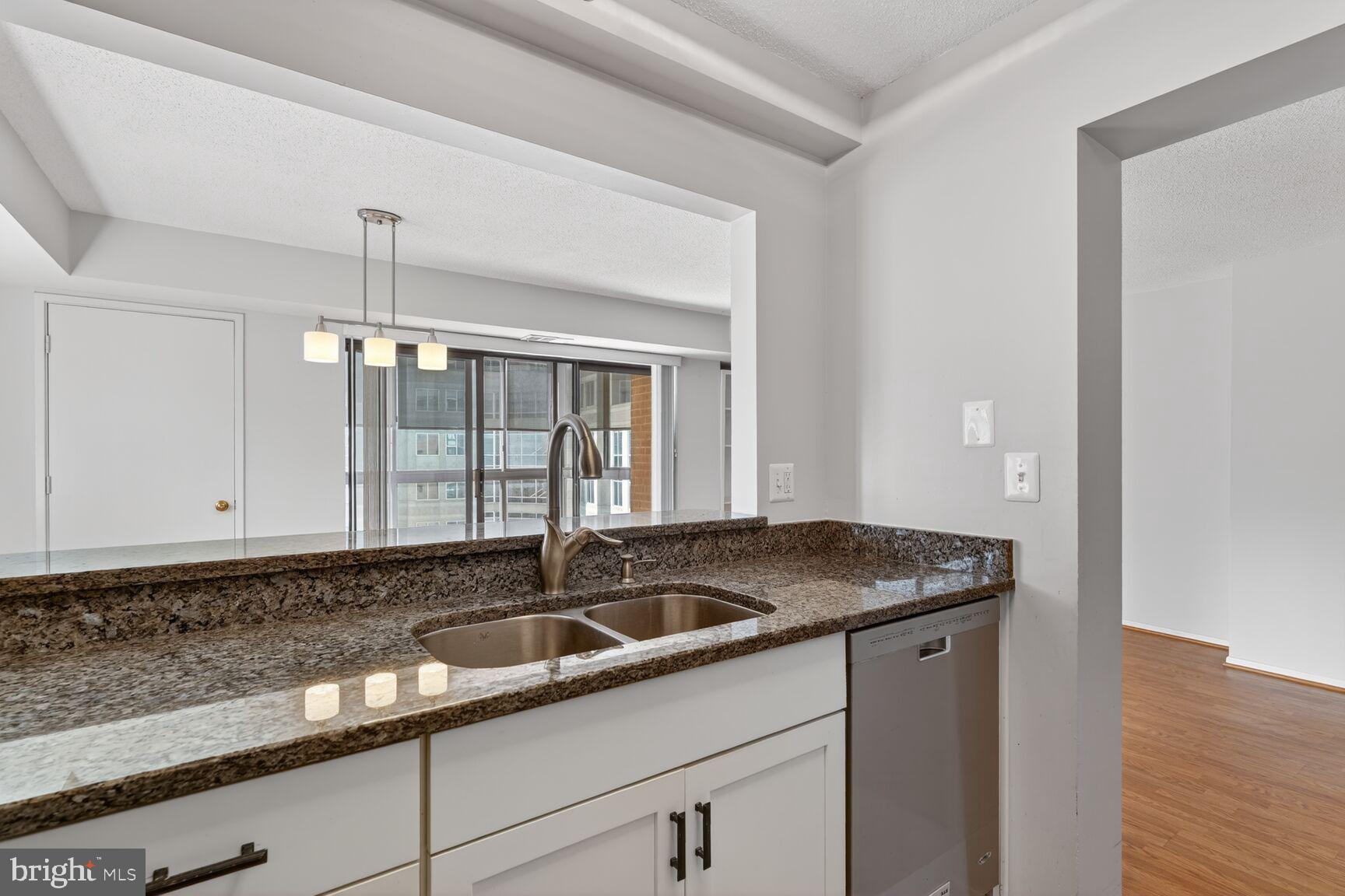 900 N STAFFORD STREET 1107