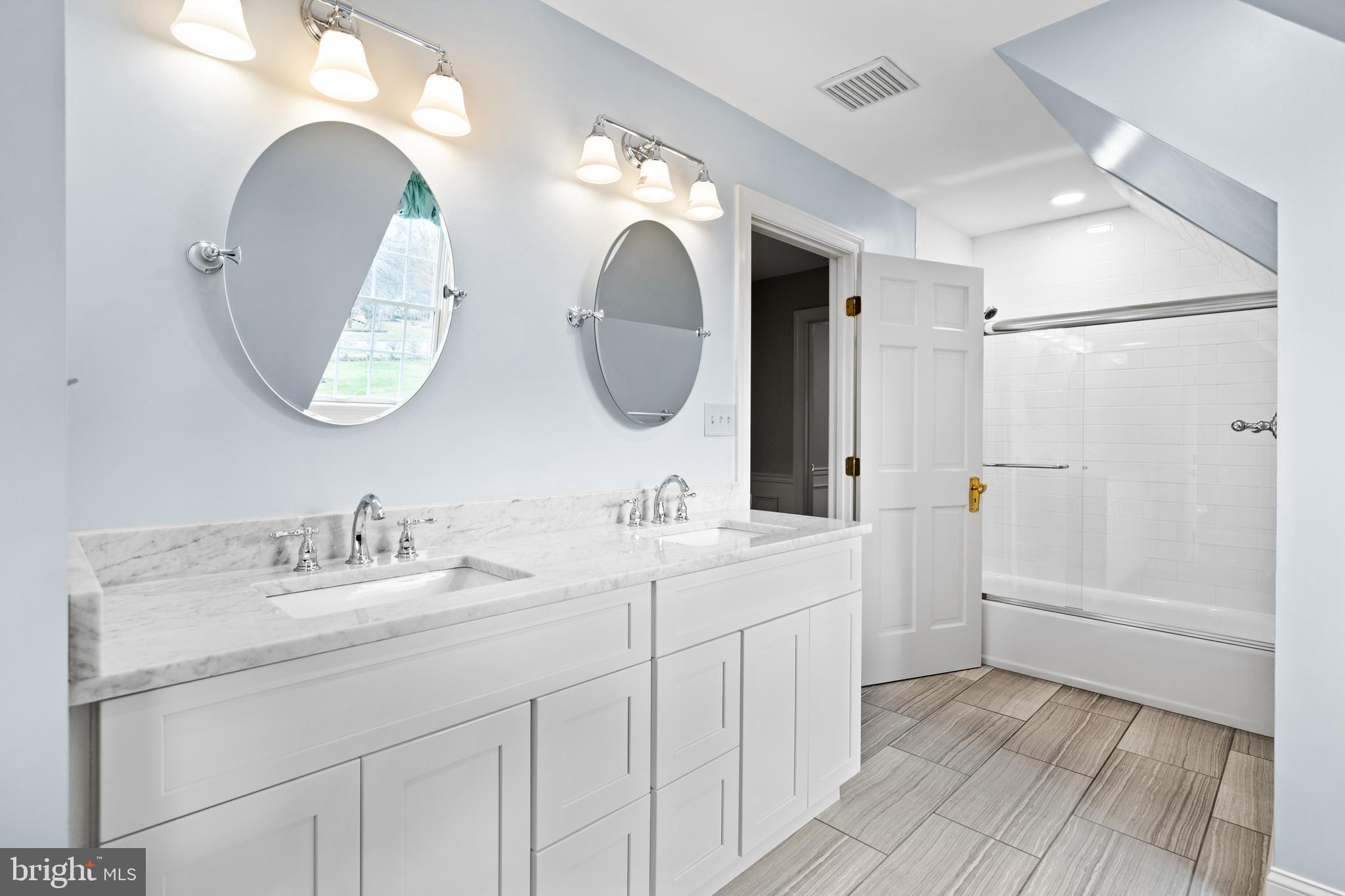 BROOKFIELD - Residential