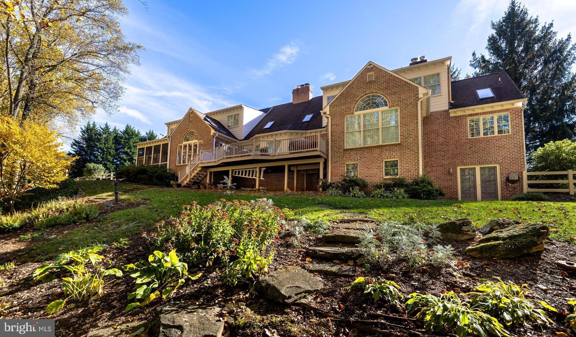 BROOKFIELD - Residential